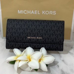 NWT- Michael Kors Trifold Wallet